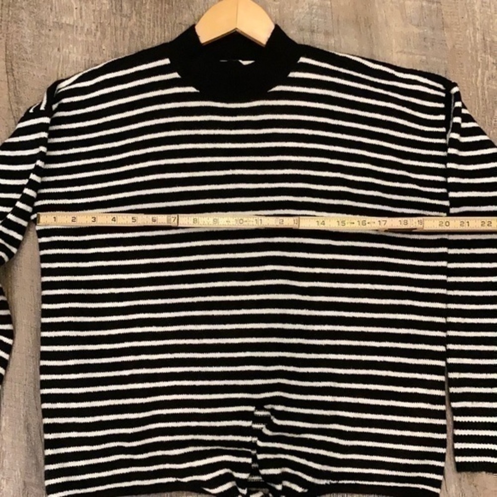 Loft Striped black and white striped sweater with knotted waist small - Picture 9 of 10